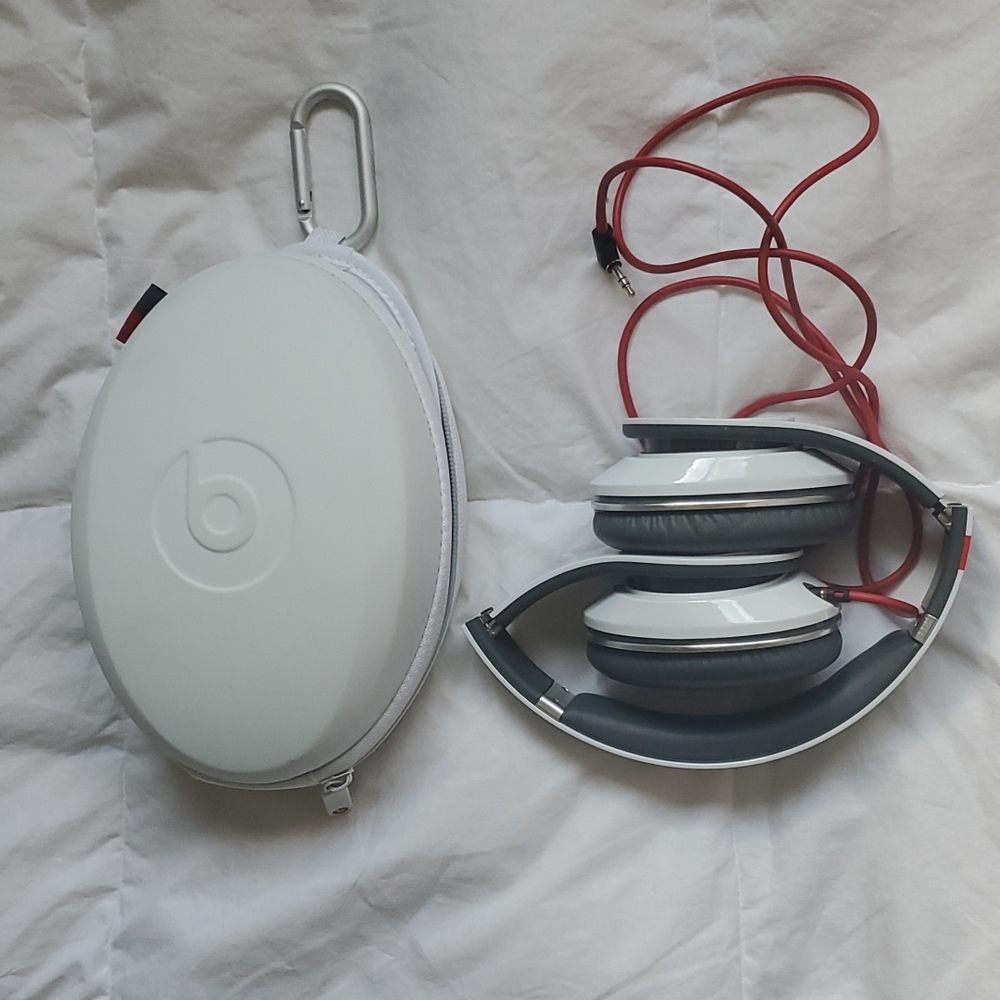Headphones - Beats by Dre